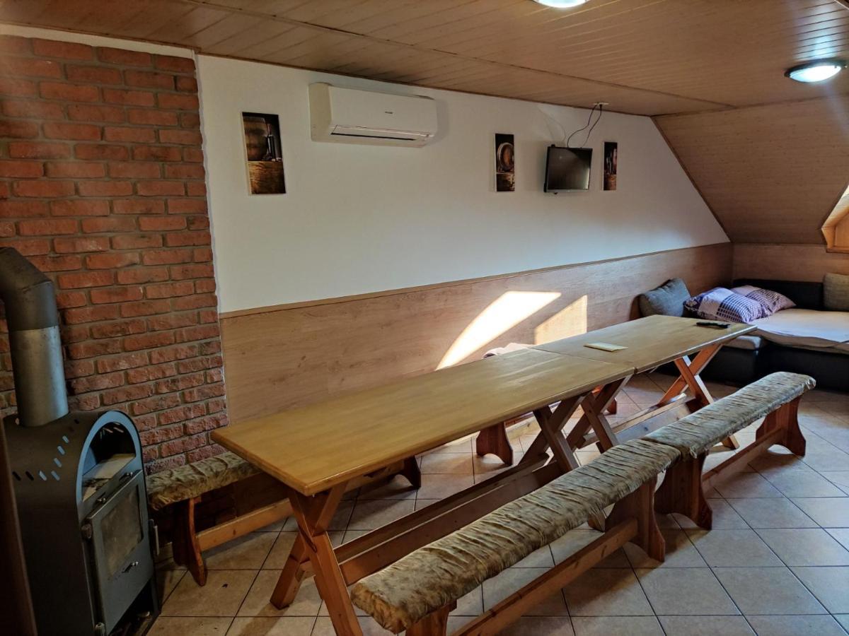 Vinny Sklep U Brodu Vacenovice Buitenkant foto